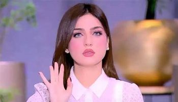 ياسمين عز 