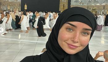 هنا الزاهد 
